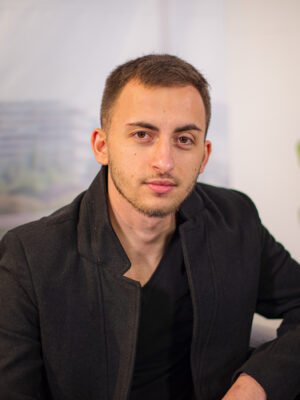 Денис Генев