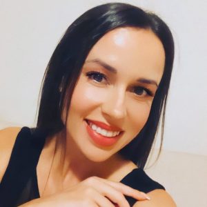 Лора	Лейчева