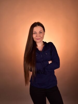 Никол	Бенчева