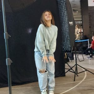 Никол  Попова