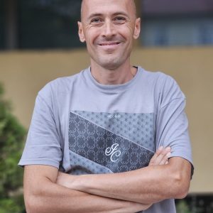 Николай	Христов