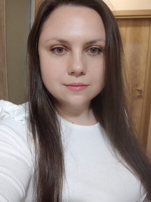 Магдалена	Лазарова