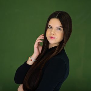 Моника	Савова