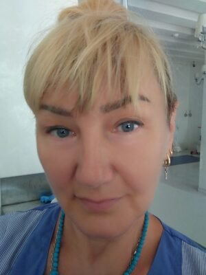 Лариса	Каримова