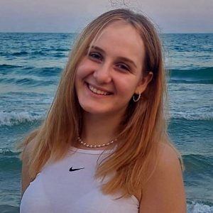 Никол Николова