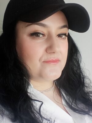 Нора Господинова