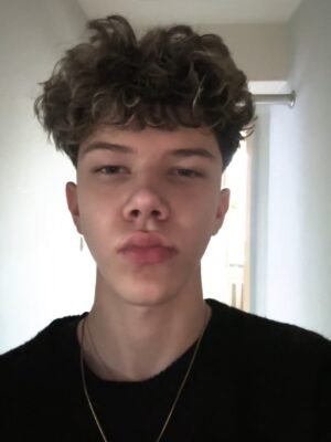 Мариян Столаров