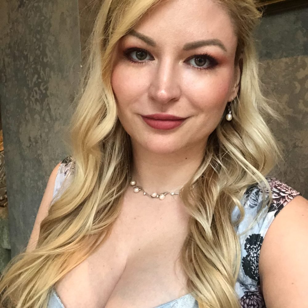 09 Violeta Marhova Selfie Portrait
