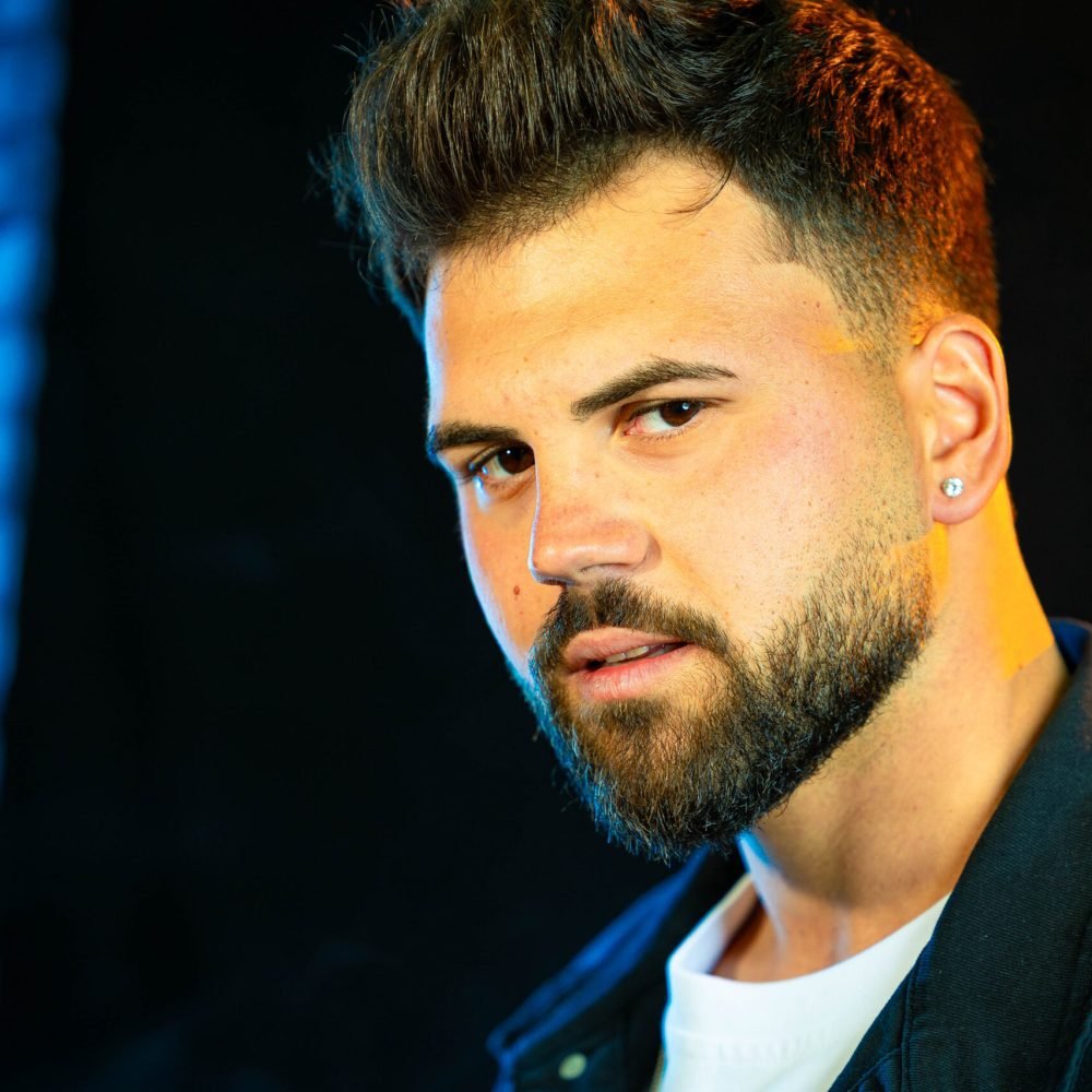 3FB34EC4-D72E-4946-A8D6-F4B0DA05E875