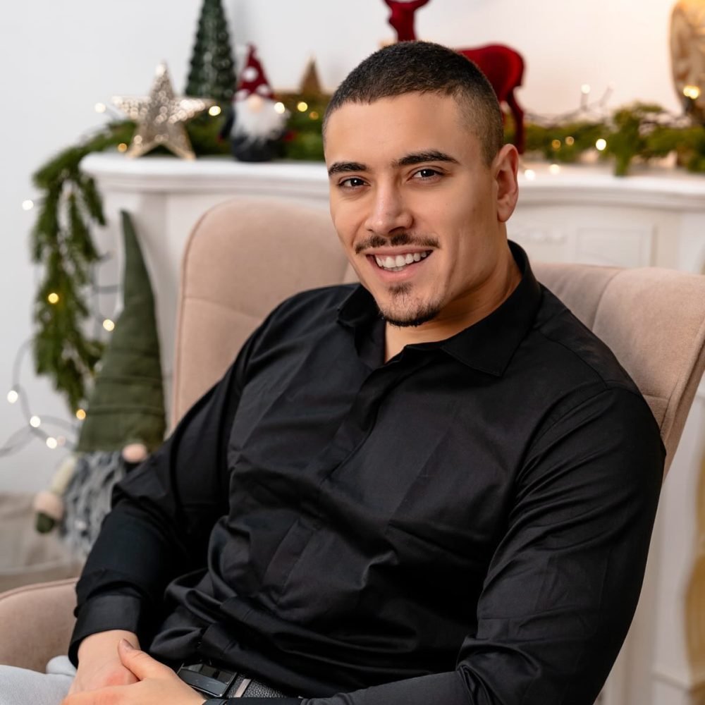 E1F27568-F9AA-4CE5-B9D5-4FAA6A2AEC42